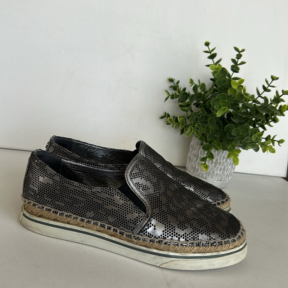 JIMMY CHOO DAWN STEEL SLIP ON LOGO ESPADRILLES SNEAKERS - Picture 5 of 17